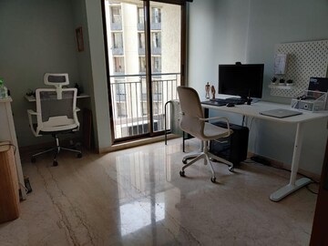 Bedroom in 2 BHK Apartment at Andheri West – for Rent