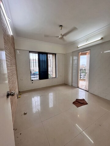 Bedroom in 3 BHK Apartment at Andheri West – for Rent