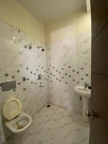 Bathroom in 3 BHK Apartment at MP Metro Towers, Dhakoli Village – for Rent