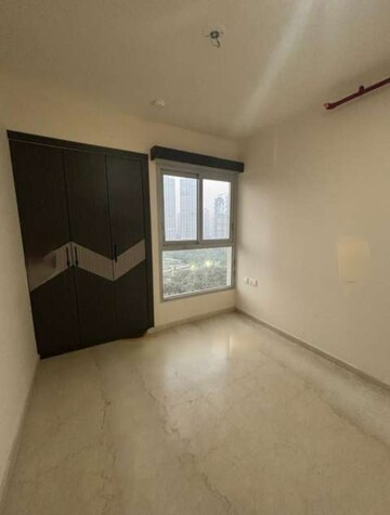 Room in 2 BHK Apartment at Piramal Vaikunth, Balkum Pada – for Rent