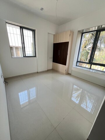 Room in 3 BHK Apartment at Ranjeet Heights CHS, Kothrud – for Rent