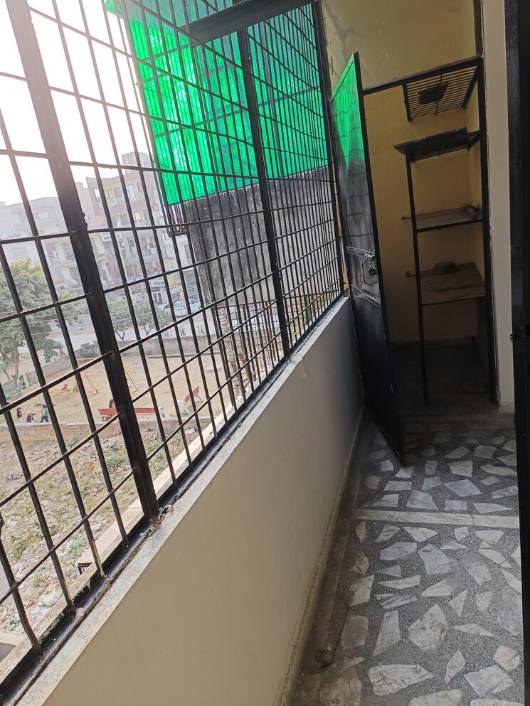 Balcony, sector 43 2 Bedroom 270 Sq.Yd. Builder Floor In Sector 43 Faridabad 8098713
