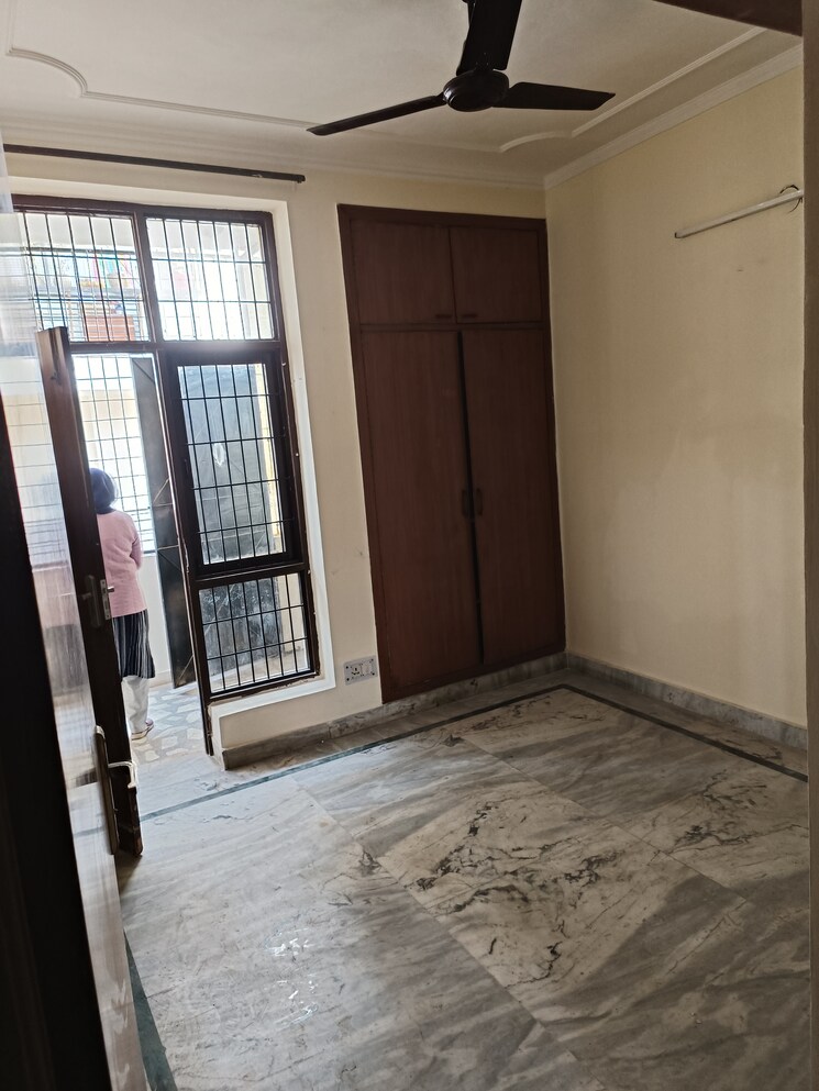 Room, sector 43 2 Bedroom 270 Sq.Yd. Builder Floor In Sector 43 Faridabad 8098713