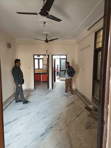 Parking in 2 BHK Builder Floor at Sector 43 – for Sale