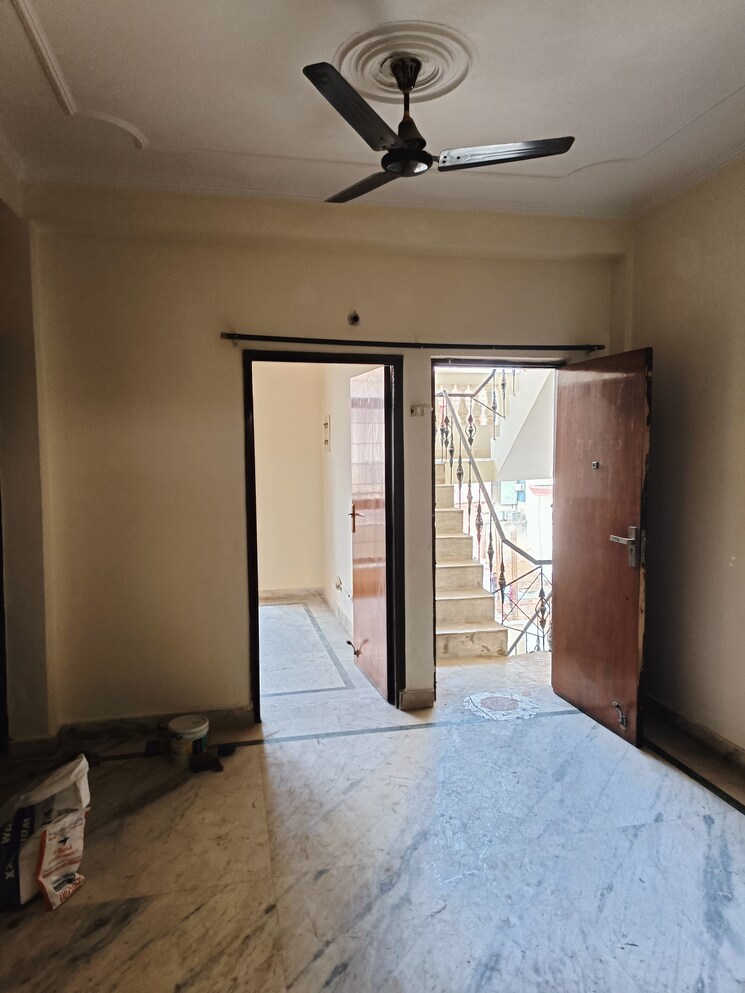 Room, sector 43 2 Bedroom 270 Sq.Yd. Builder Floor In Sector 43 Faridabad 8098713