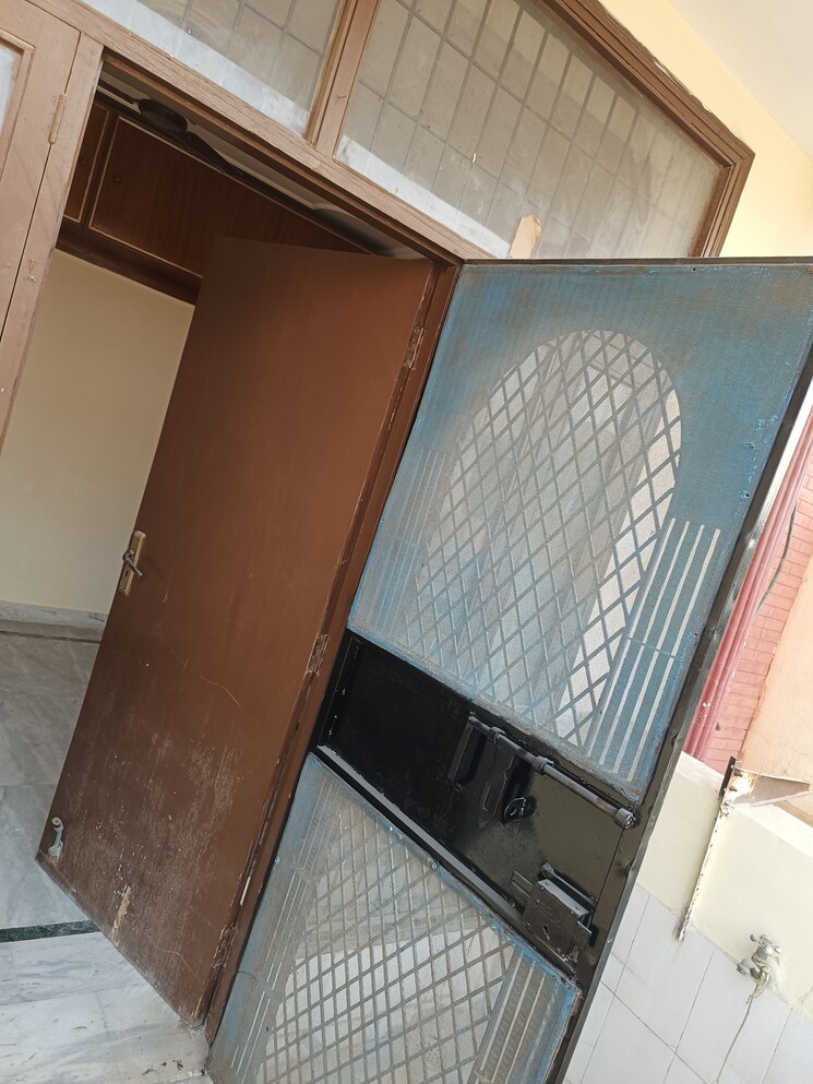 undefined, sector 43 2 Bedroom 270 Sq.Yd. Builder Floor In Sector 43 Faridabad 8098713