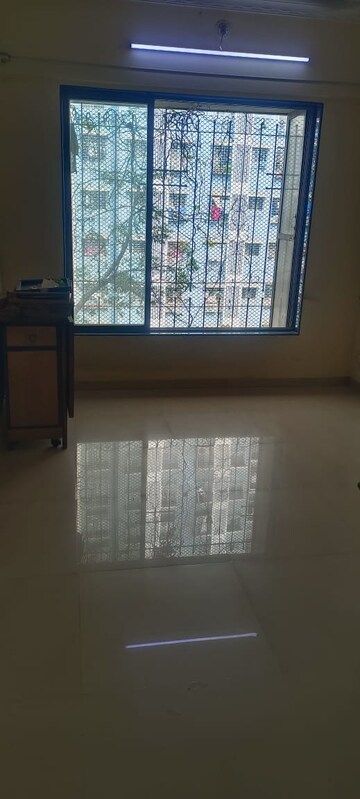 Room in 1 RK Apartment at Malad West – for Rent