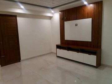 Room in 4 BHK Builder Floor at Mansa Devi – for Sale