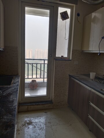 Room in 3 BHK Apartment at Landmark The Residency, Sector 103 – for Sale