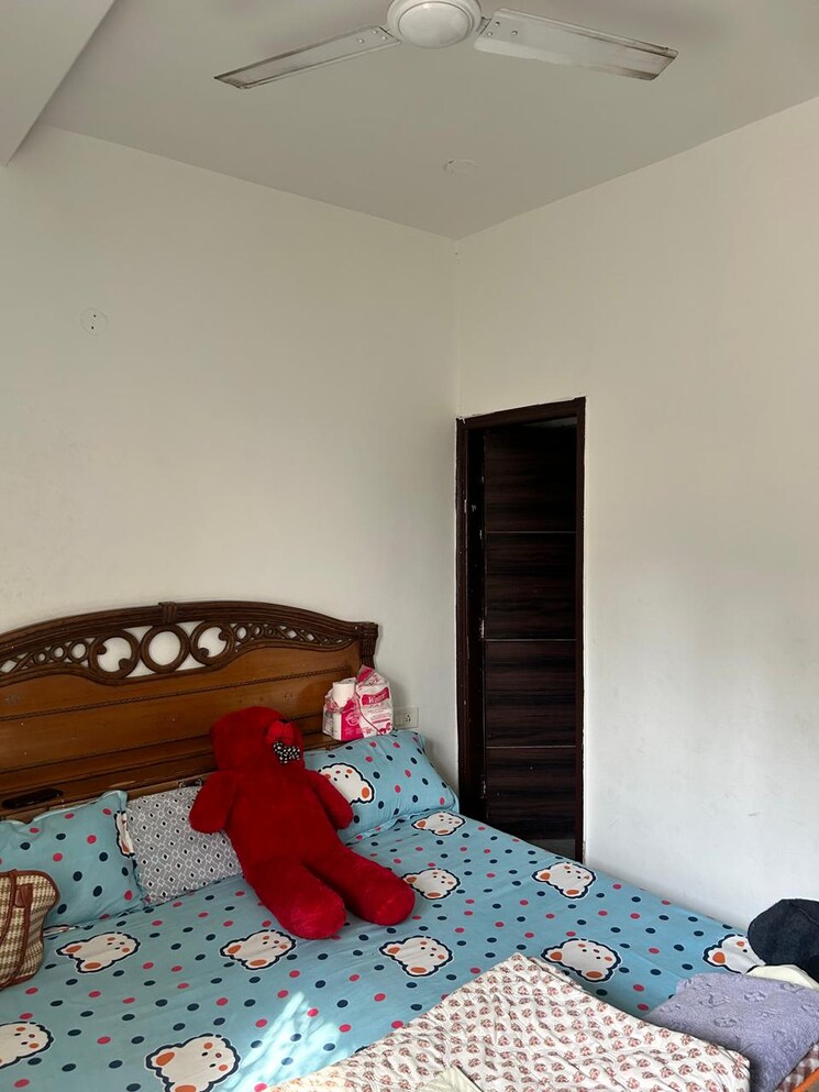 Bedroom, peer mucchalla 3 Bedroom 900 Sq.Ft. Builder Floor In Peer Mucchalla Zirakpur 8098917