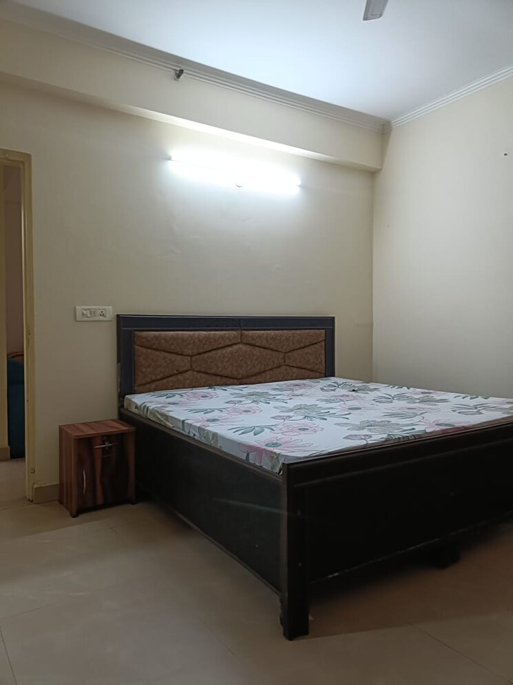 Bedroom, aditya-celebrity-homes 2.5 Bedroom 1220 Sq.Ft. Apartment In Sector 76 Noida 8098960