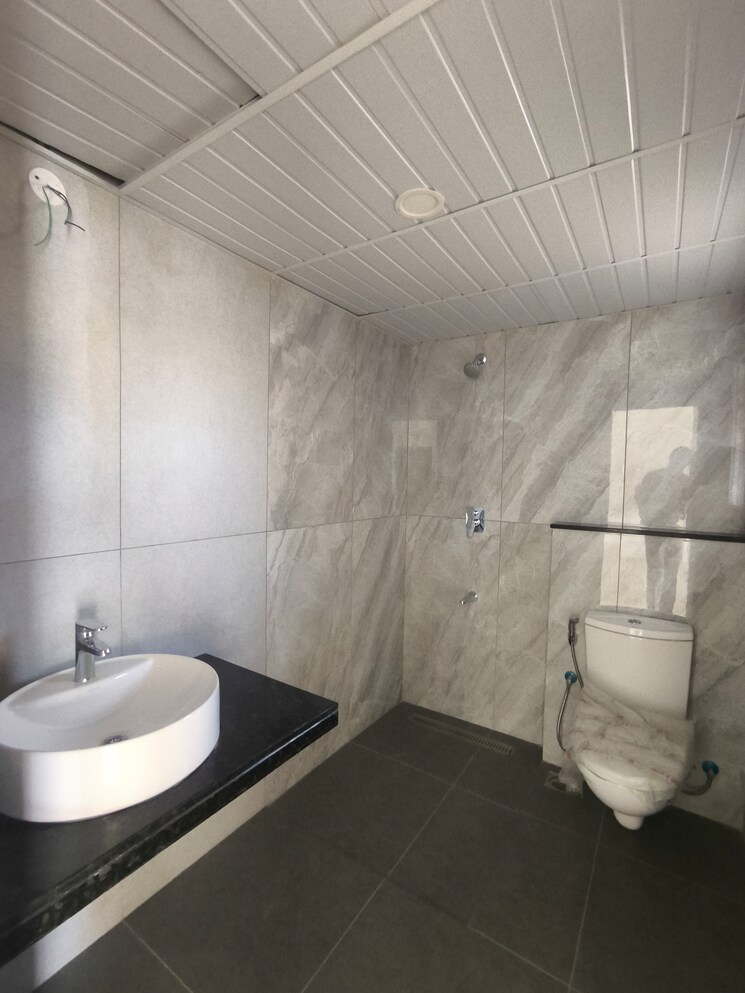 Bathroom, jayabheri-the-summit 3 Bedroom 2125 Sq.Ft. Apartment In Narsingi Hyderabad 8098995