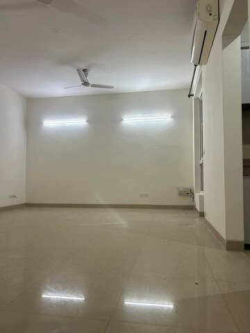 Room in 2 BHK Apartment at Emaar Emerald Estate, Sector 65 – for Rent