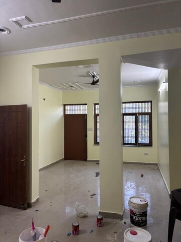 Room in 4 BHK Independent House at Gomti Nagar – for Rent