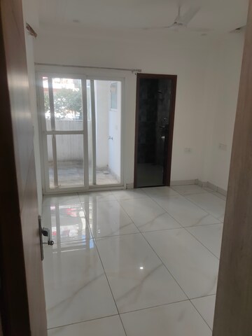 Room in 3 BHK Apartment at MS Enclave Zirakpur, Dhakoli Village – for Rent