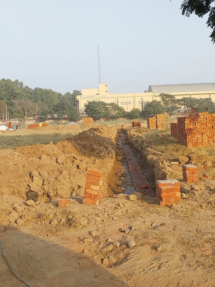 undefined, sector 143 Commercial Industrial Plot 2000 Sq.Yd. In Sector 143 Faridabad 8099288