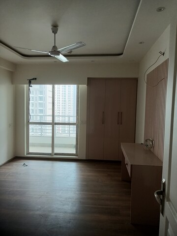 Room in 4 BHK Apartment at The 3C Lotus Panache, Sector 110 – for Rent