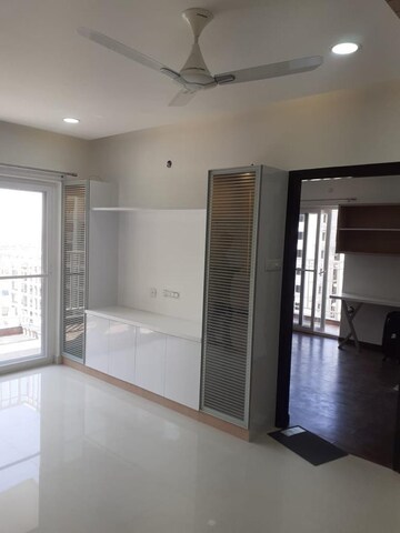 Room in 3 BHK Apartment at Jayabheri The Summit, Narsingi – for Rent