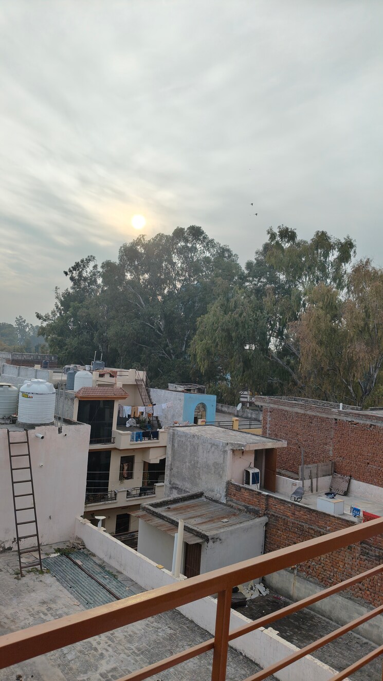 Balcony, dhakoli village 4 Bedroom 200 Sq.Yd. Apartment In Dhakoli Village Zirakpur 8099333