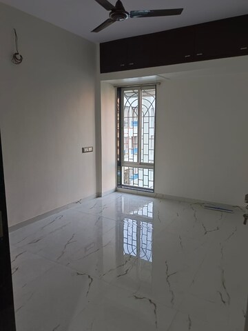 Room in 3 BHK Apartment at Nand Park, Vartak Nagar – for Rent