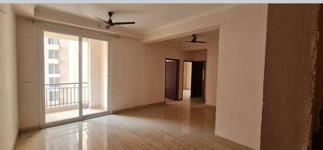 Room in 3 BHK Apartment at Amrapali Golf Homes, Sector 4, Greater Noida – for Rent