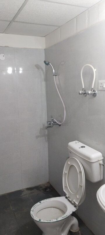 Bathroom in 2 BHK Apartment at Signature Global Orchard Avenue, Sector 93 – for Rent