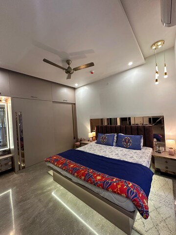 Bedroom in 2.5 BHK Apartment at Amanora Gateway Towers, Hadapsar – for Rent