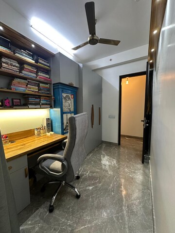 Parking in 2.5 BHK Apartment at Amanora Gateway Towers, Hadapsar – for Rent