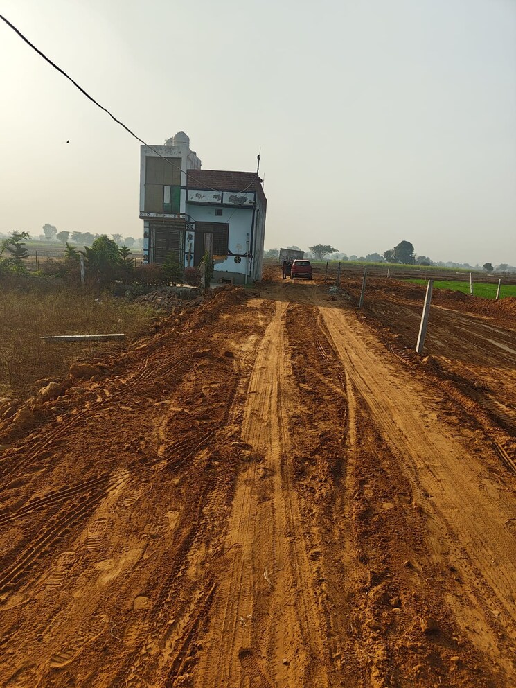 undefined, yamuna expressway  74 Sq.Yd. Plot In Yamuna Expressway Greater Noida 8099403