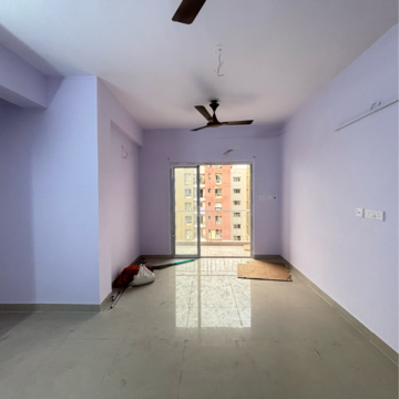 Room in 2 BHK Apartment at Siddha Xanadu Condominium, Bablatala – for Rent