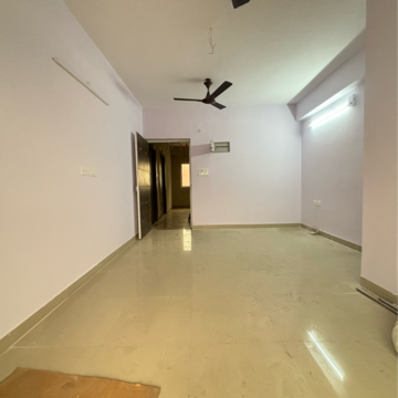 Room in 2 BHK Apartment at Siddha Xanadu Condominium, Bablatala – for Rent