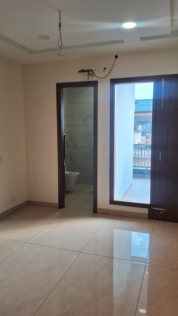 Furnished Amenities in 3 BHK Builder Floor at Sector 7 – for Sale