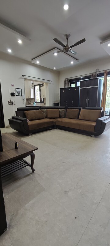 Living Room in 3 BHK Builder Floor at Ardee City, Sector 52 – for Rent