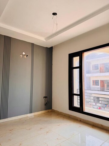 Room in 2.5 BHK Apartment at Sunny Enclave – for Sale