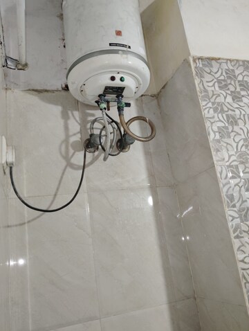 Bathroom in 1 RK Builder Floor at Eldeco Ananda, Sector 48 – for Rent