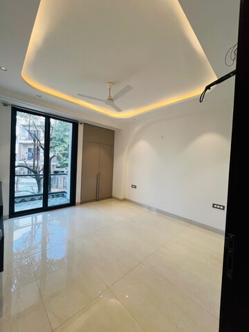 Room in 4 BHK Apartment at Aradhya Homes, Sector 67a – for Sale