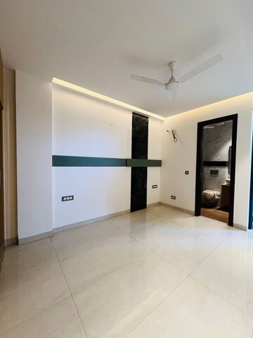 Room in 4 BHK Apartment at Aradhya Homes, Sector 67a – for Sale