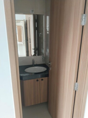 Bathroom in 1 BHK Apartment at LnT Veridian, Powai – for Rent