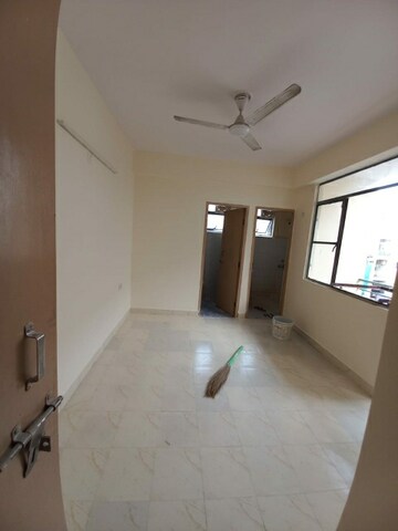 Room in 1 BHK Apartment at Ninex RMG Residency, Sector 37c – for Rent