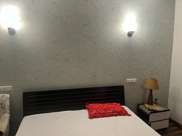 Bedroom in 3.5 BHK Apartment at Mansa Devi – for Rent