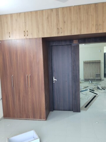 Room in 2 BHK Apartment at Pyramid Elite, Sector 86 – for Rent