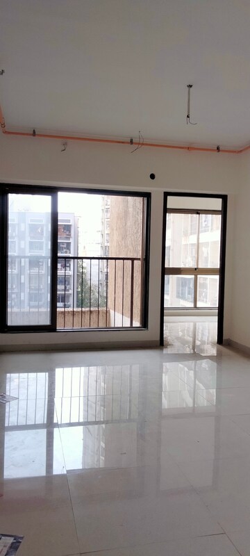 Room in 1 BHK Apartment at Chandak Nishchay, Borivali East – for Rent