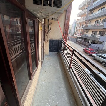 Balcony in 3 BHK Builder Floor at Ansal Sushant Lok I, Sector 43 – for Rent