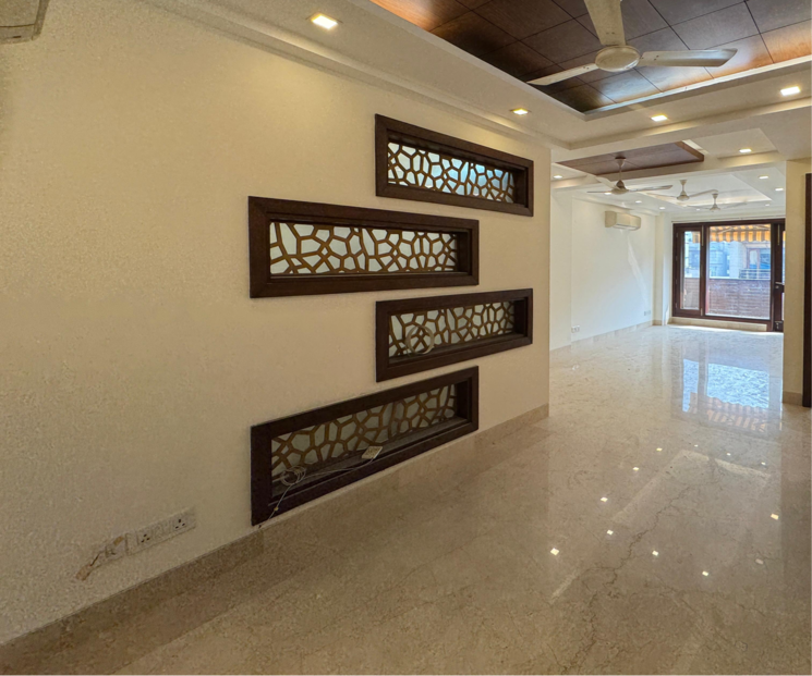  Parking, greater kailash i 3 Bedroom 1750 Sq.Ft. Builder Floor In Greater Kailash I Delhi 8099736