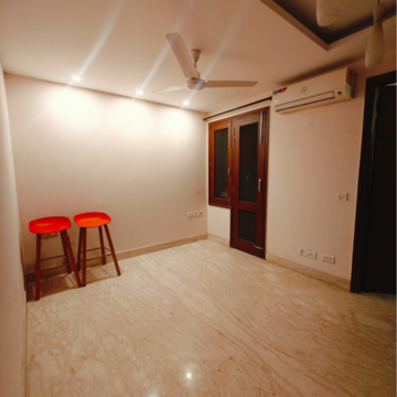 Room in 3 BHK Builder Floor at Greater Kailash Part 3 – for Rent