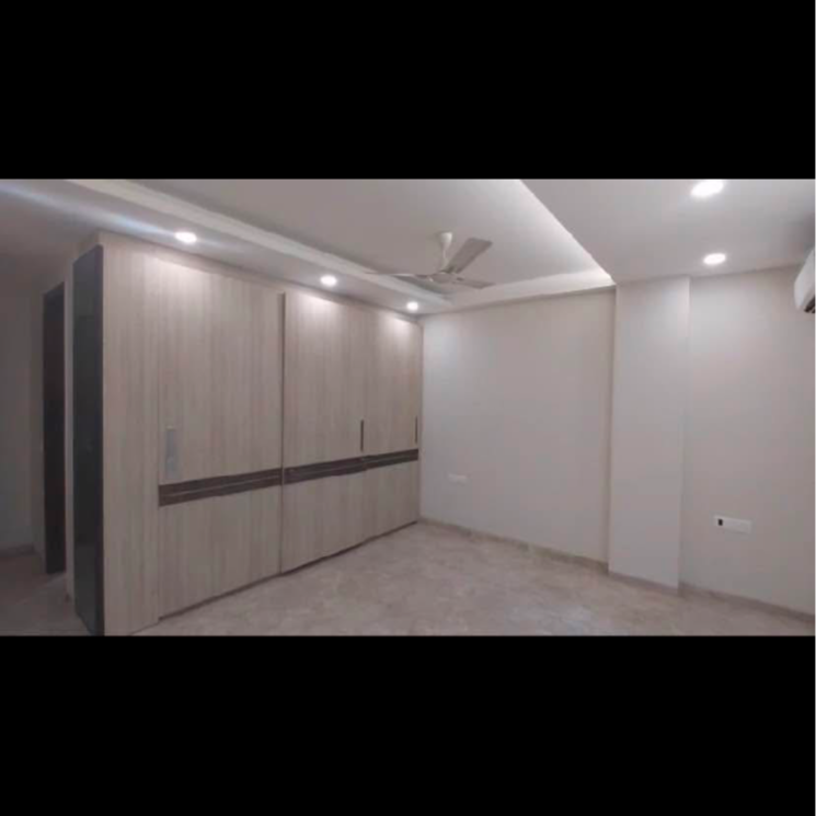 Room, greater kailash i 4 Bedroom 2500 Sq.Ft. Builder Floor In Greater Kailash I Delhi 8099800