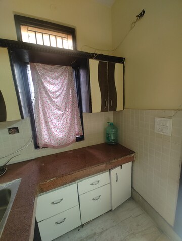 Furnished Amenities in 1 BHK Builder Floor at Rohini Sector 16 – for Rent