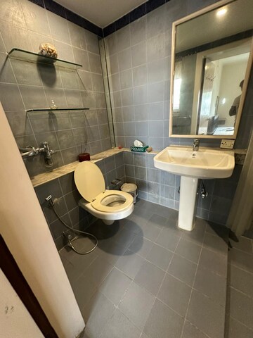 Team Area in 4 BHK Apartment at Girgaon – for Rent