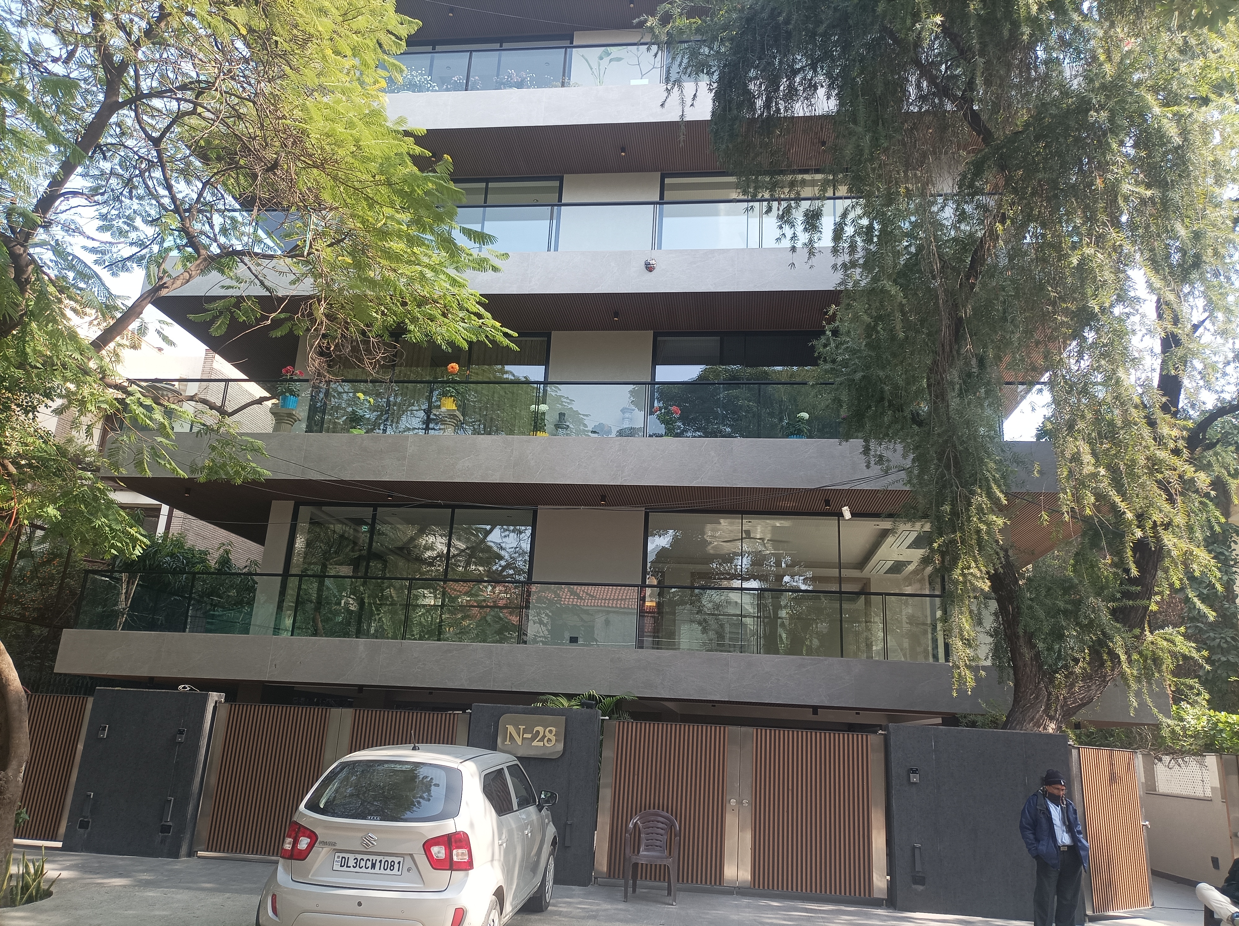 4 BHK + Pooja Room,Servant Room Builder Floor For Sale in 110019