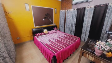 Bedroom in 6 BHK Independent House at Gomti Nagar – for Sale